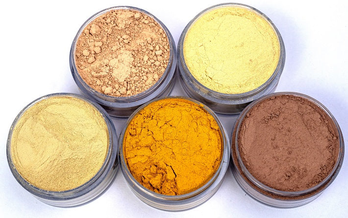 Pure by Jajee Body Care Kit featuring 5 individual jars of Ayurvedic powders: Multani Mitti, Kasturi Haldi, Rose, Orange Peel, and Sandalwood